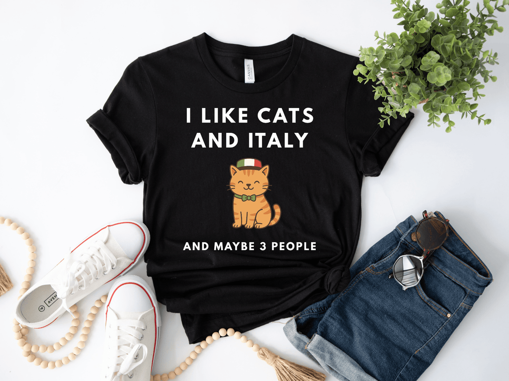 I Like Cats and Italy and Maybe 3 People T-Shirt