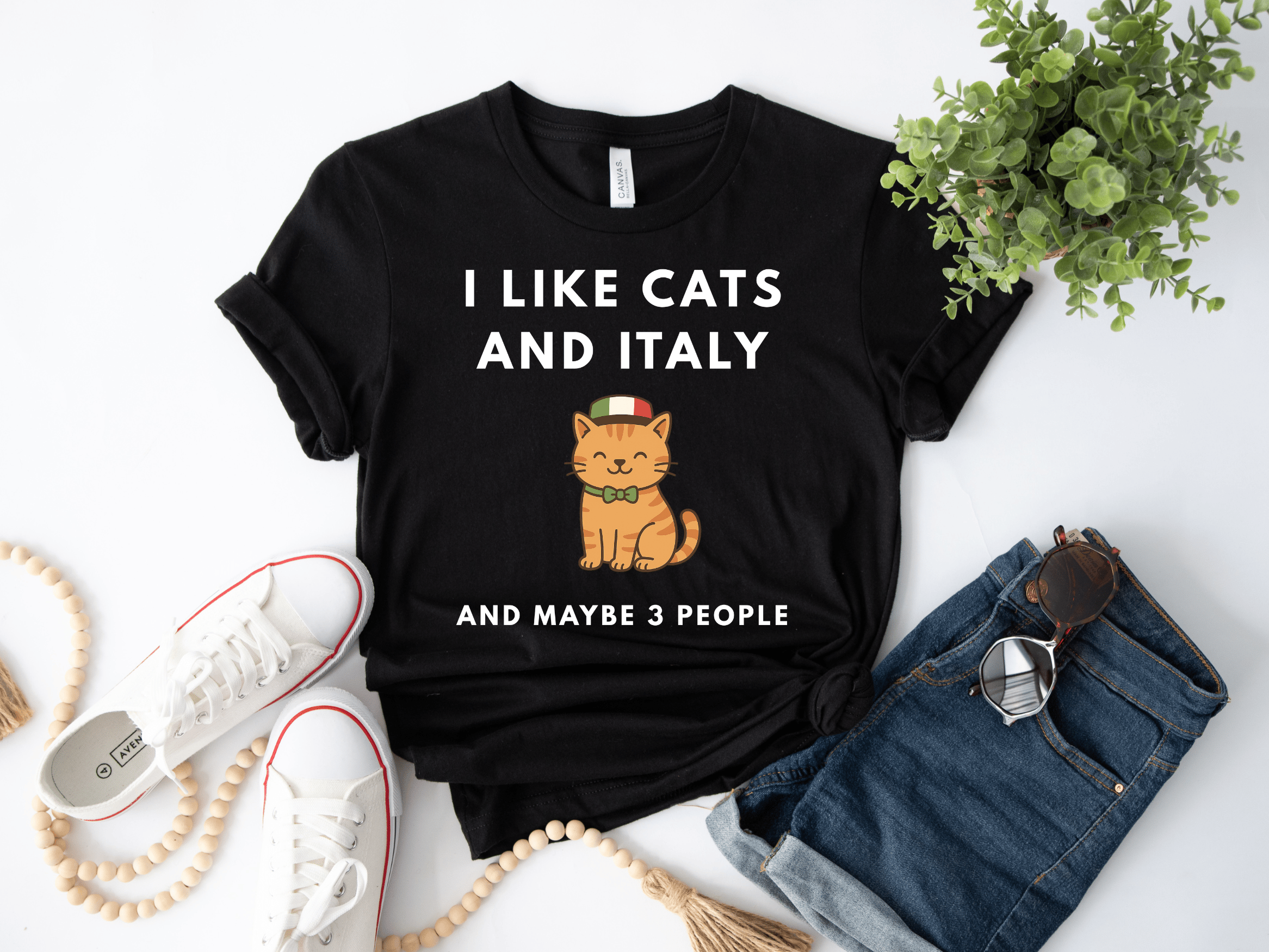 I Like Cats and Italy and Maybe 3 People T-Shirt